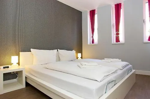 Apartmenthouse Berlin - Am Görlitzer Park 3*,